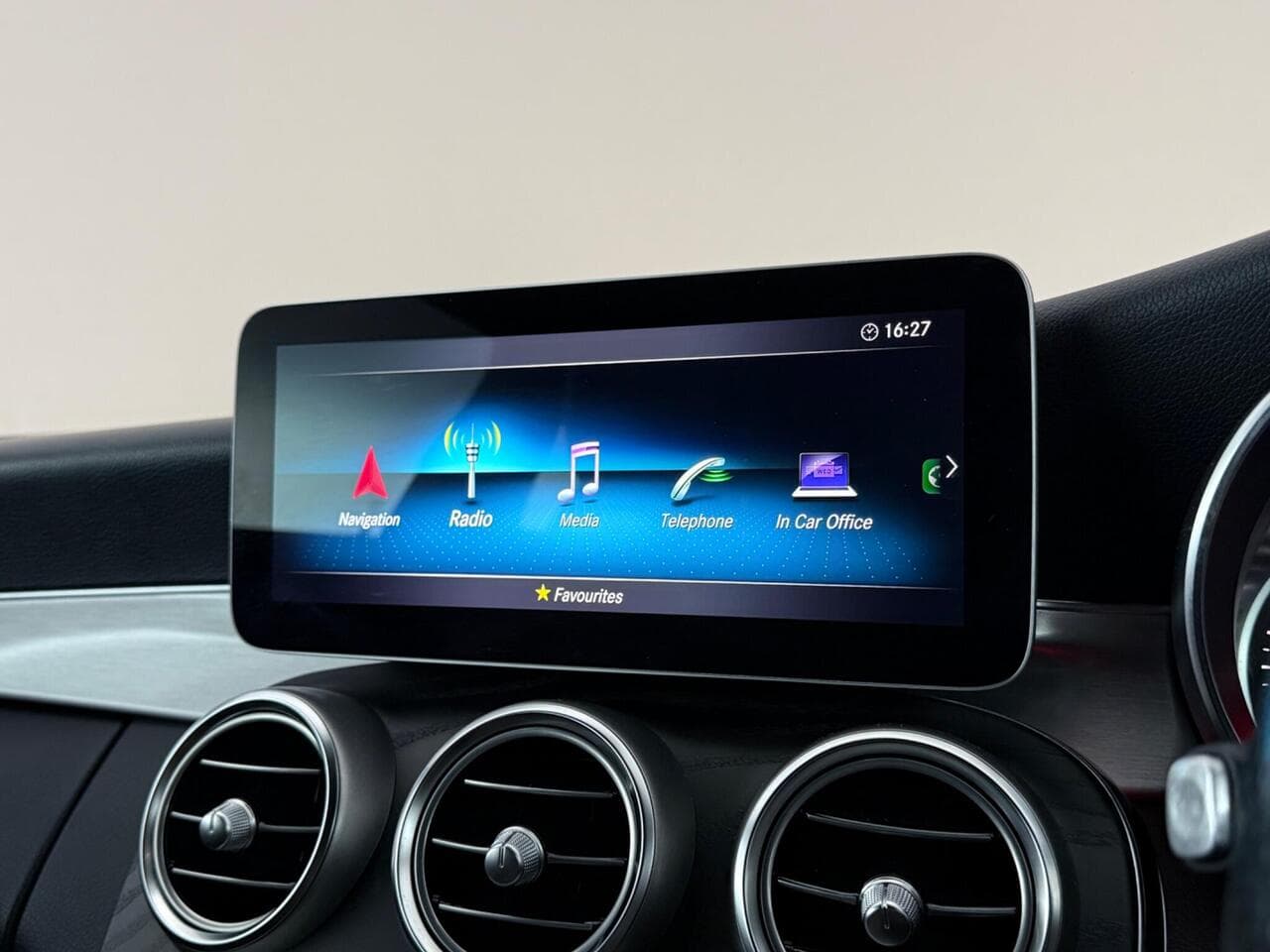 Mercedes-Benz C Class thumbnail Infotainment System