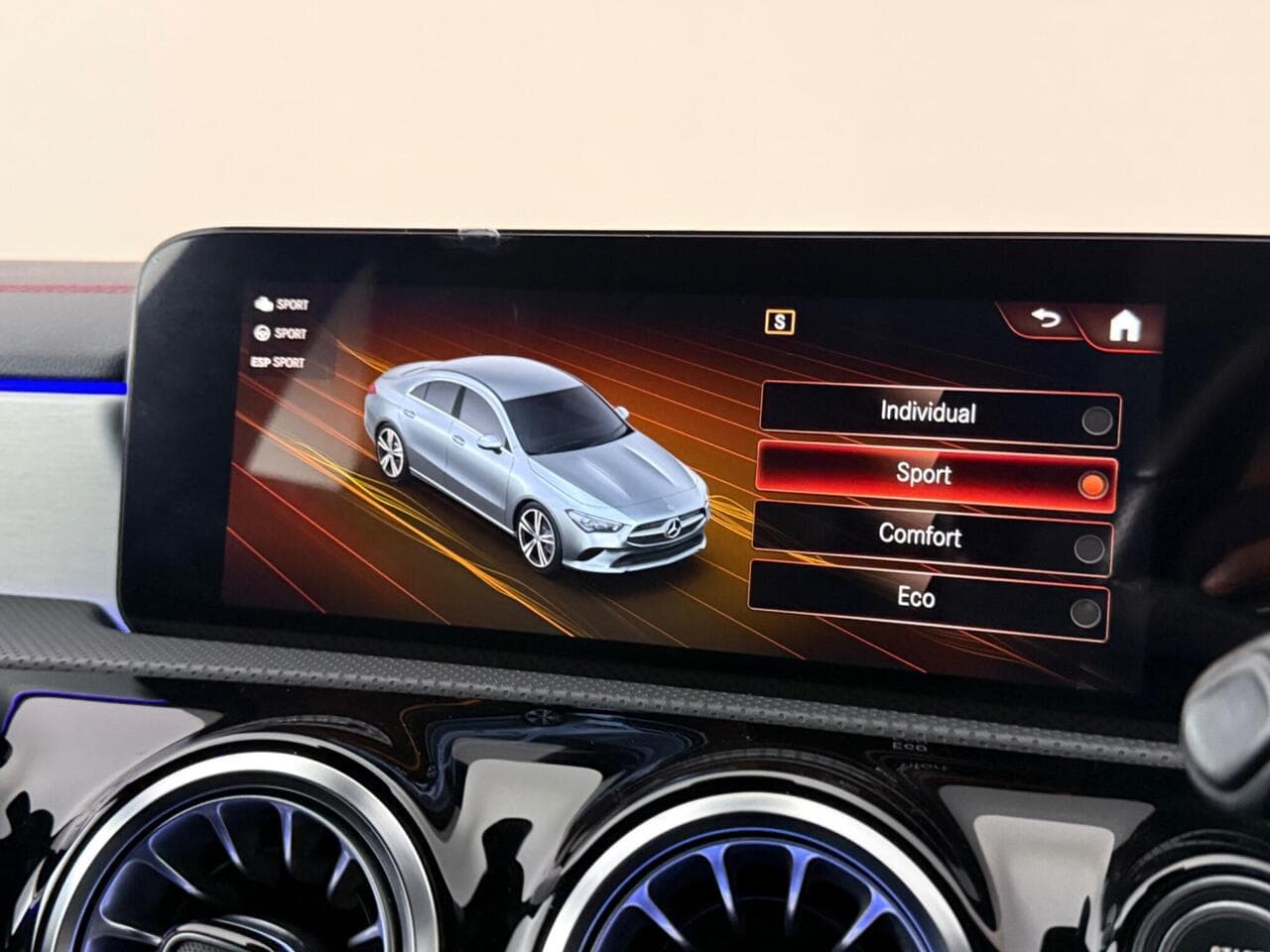 Mercedes-Benz CLA thumbnail Infotainment System