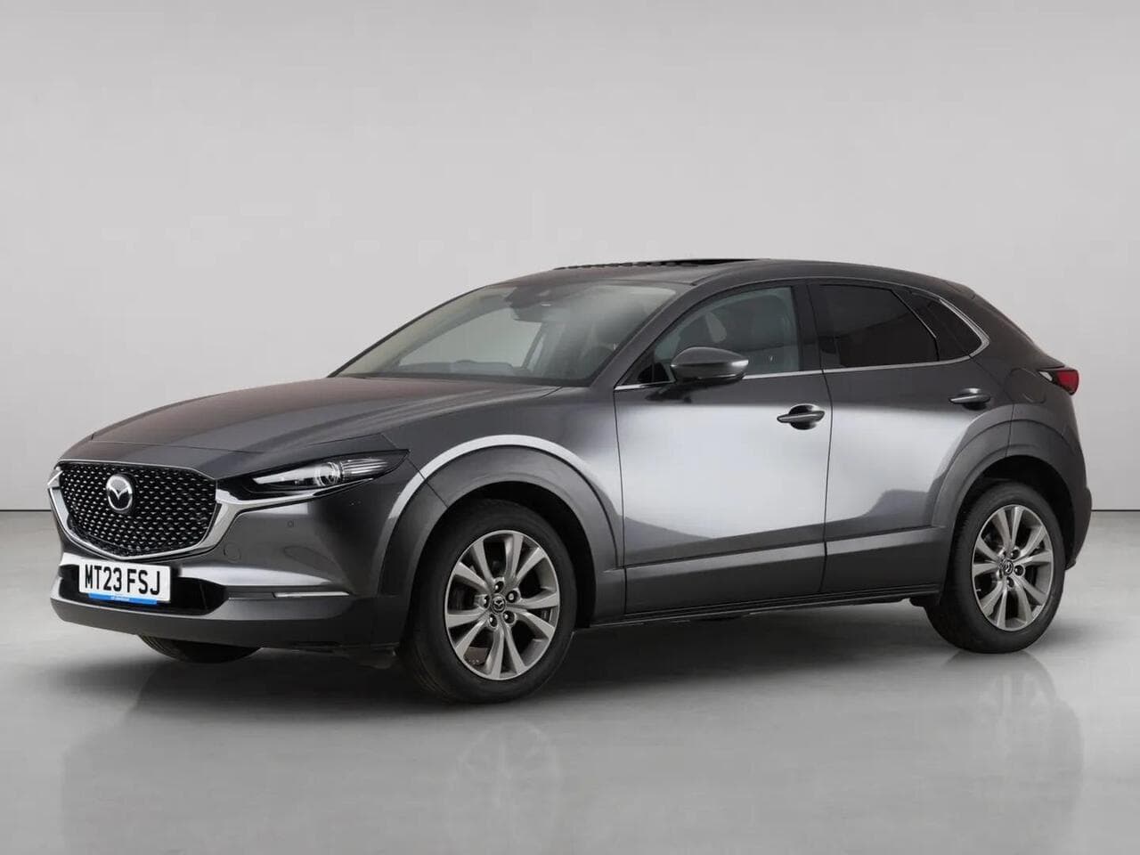 Mazda CX-30 thumbnail Front Left