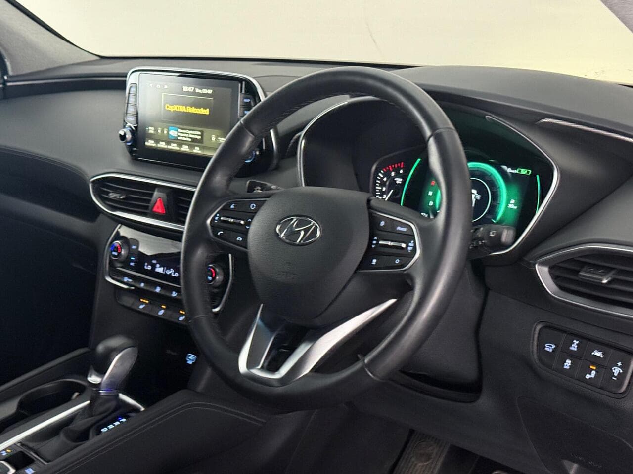 Hyundai Santa Fe thumbnail Steering Wheel