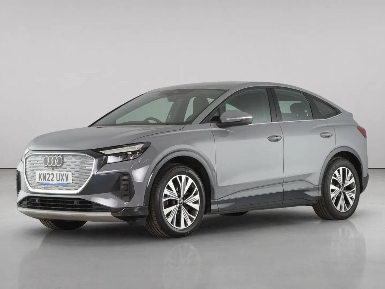 Audi Q4 e-tron thumbnail Front Left