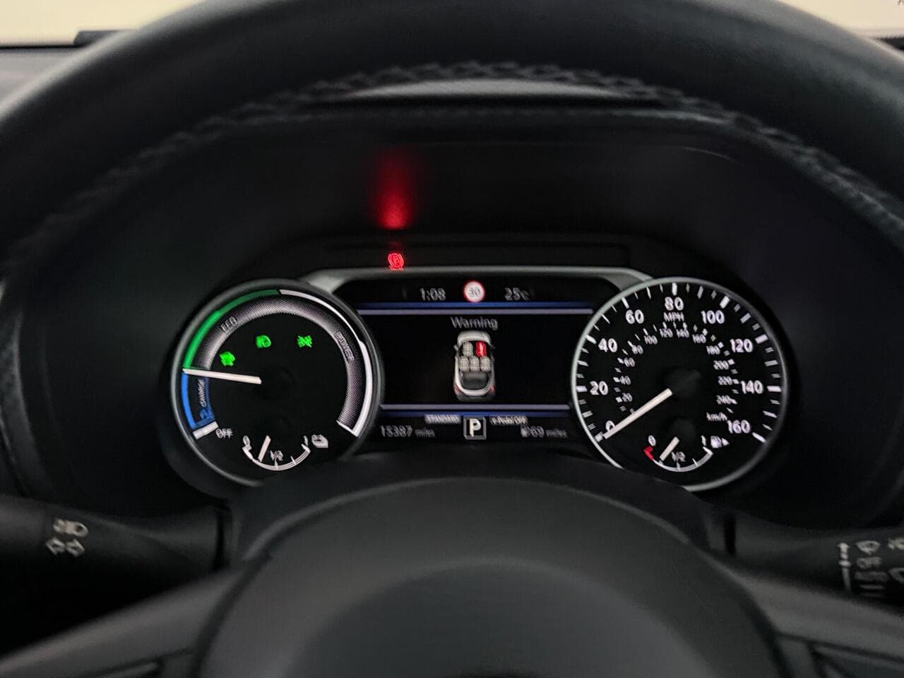 Nissan Juke thumbnail Driver Instruments