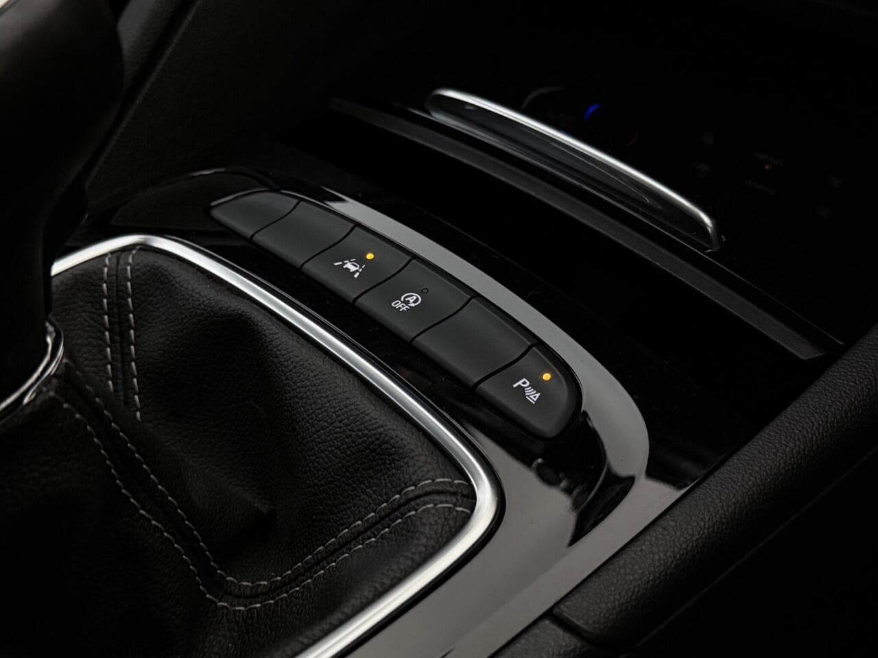 Vauxhall Insignia thumbnail Misc Controls