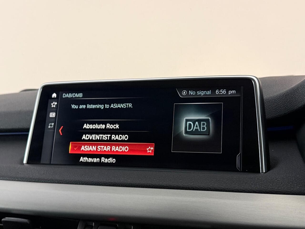 BMW X5 thumbnail Infotainment System