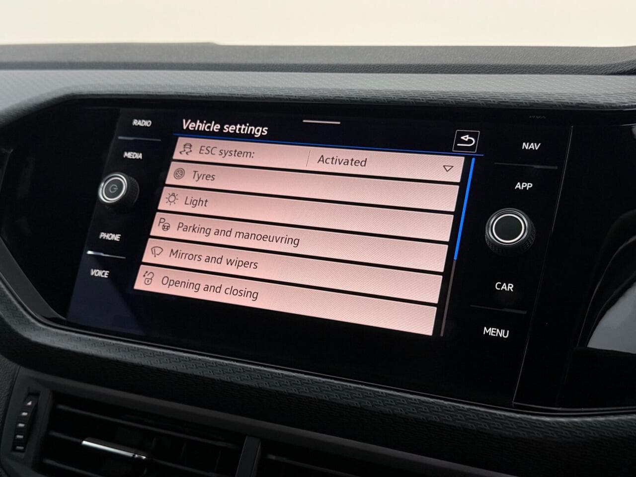 Volkswagen T-Cross thumbnail Infotainment System