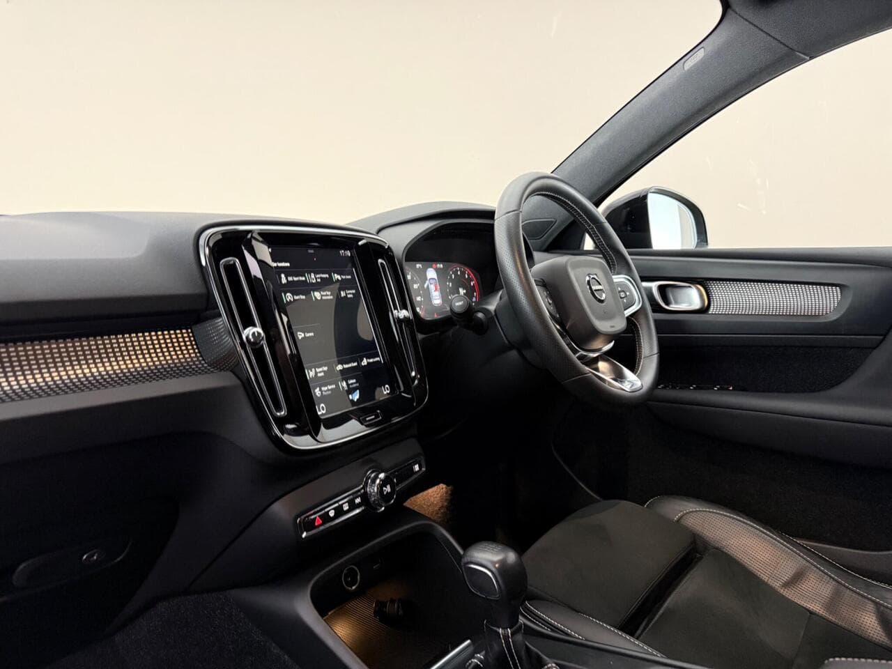 Volvo XC40 thumbnail Interior Front