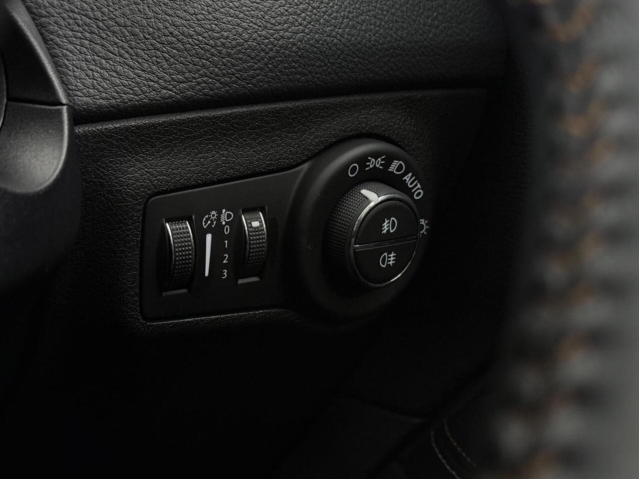 Jeep Compass thumbnail Misc Controls