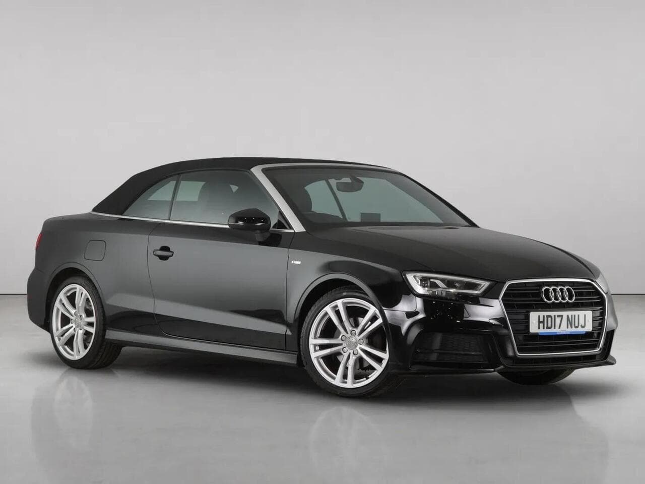 Audi A3 Cabriolet thumbnail Front Right