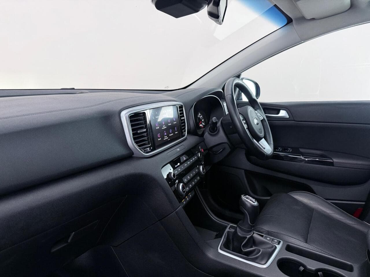 Kia Sportage thumbnail Interior Front