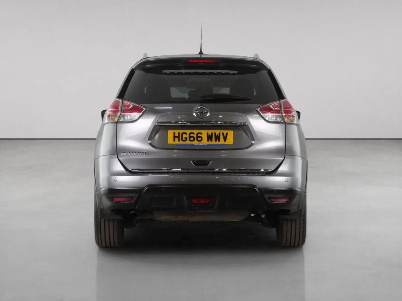 Nissan X-Trail thumbnail Rear