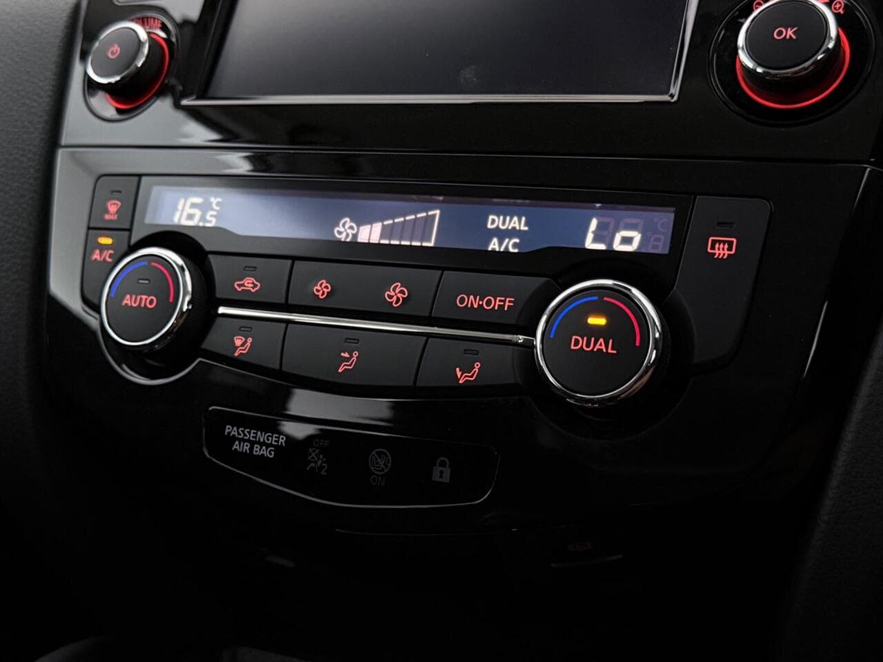 Nissan Qashqai thumbnail Infotainment System