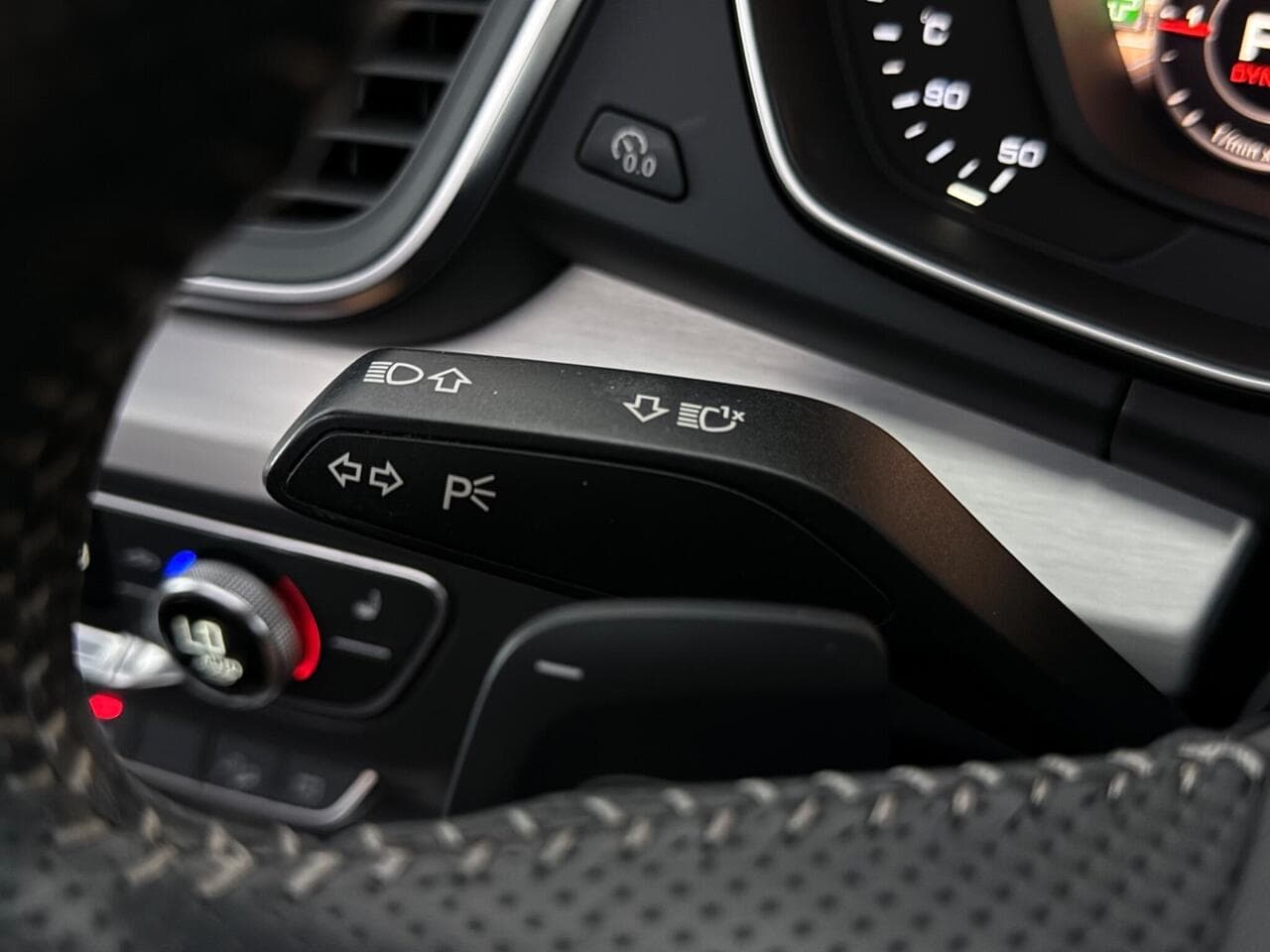 Audi Q5 thumbnail Misc Controls