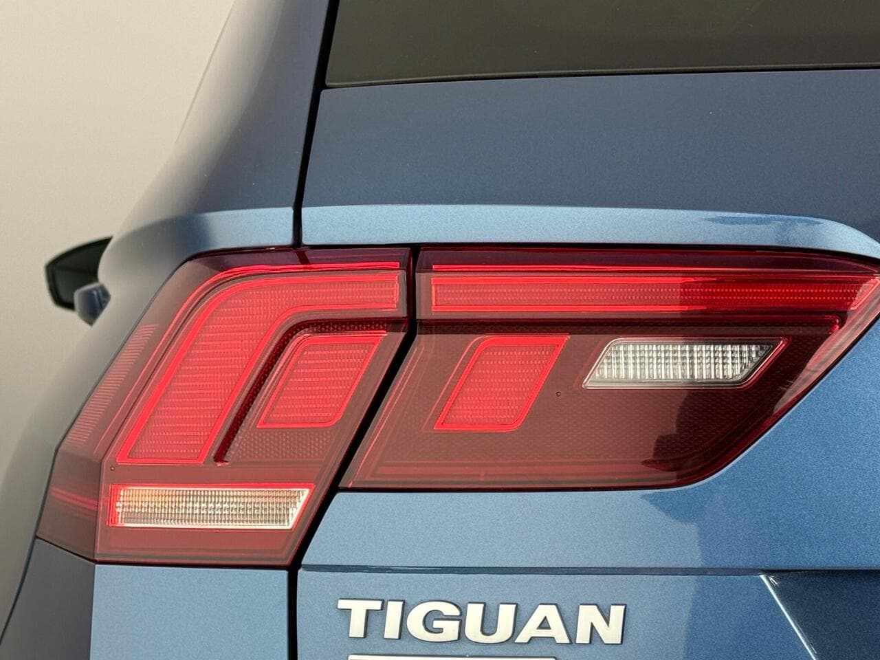 Volkswagen Tiguan Allspace thumbnail Lights Rear