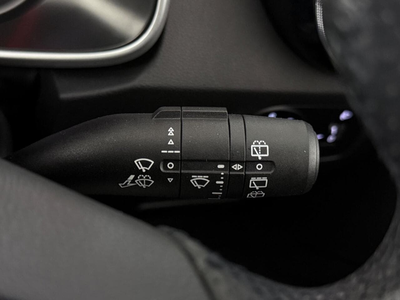 MG MG ZS thumbnail Misc Controls