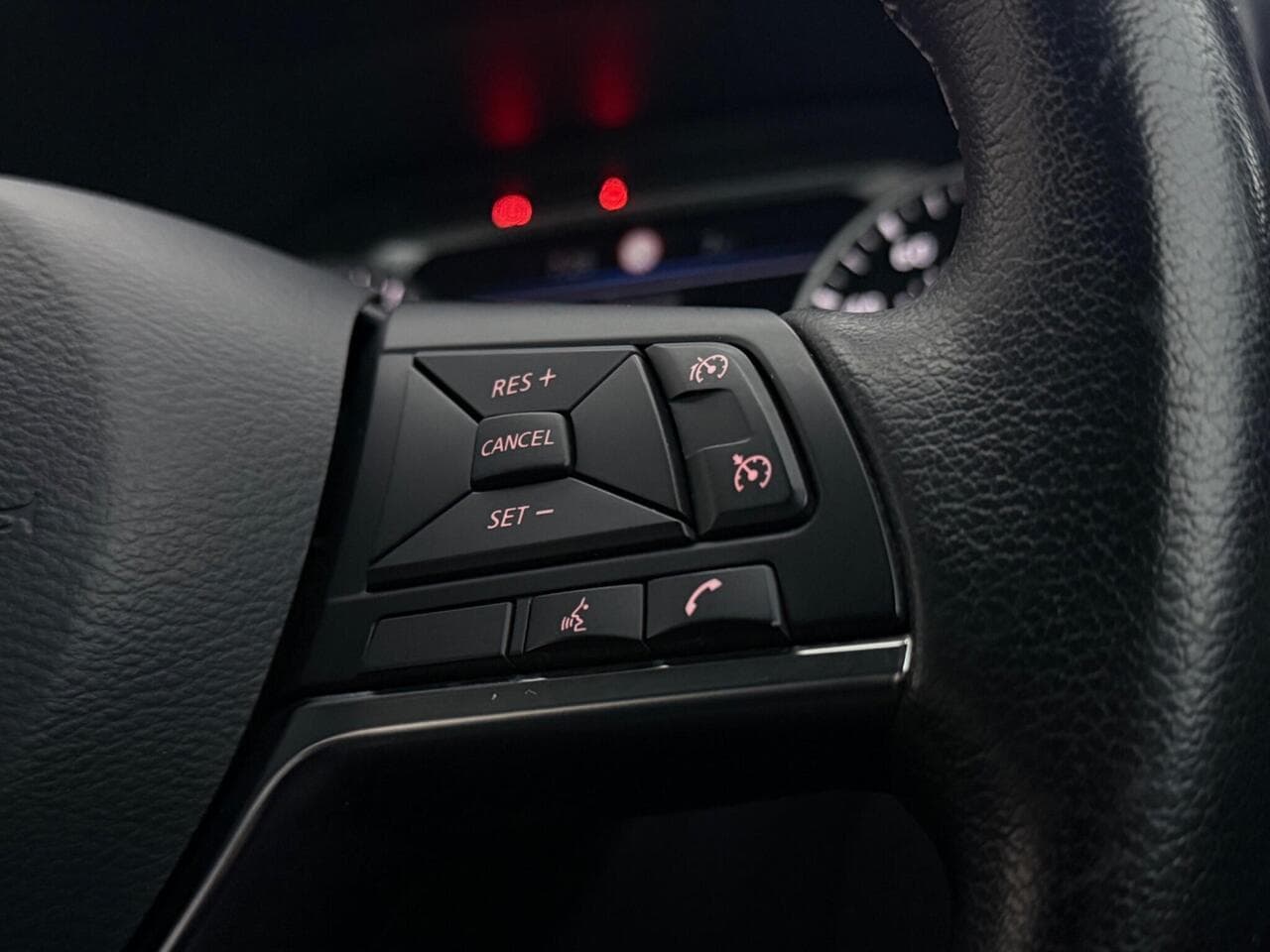 Nissan Juke thumbnail Misc Controls