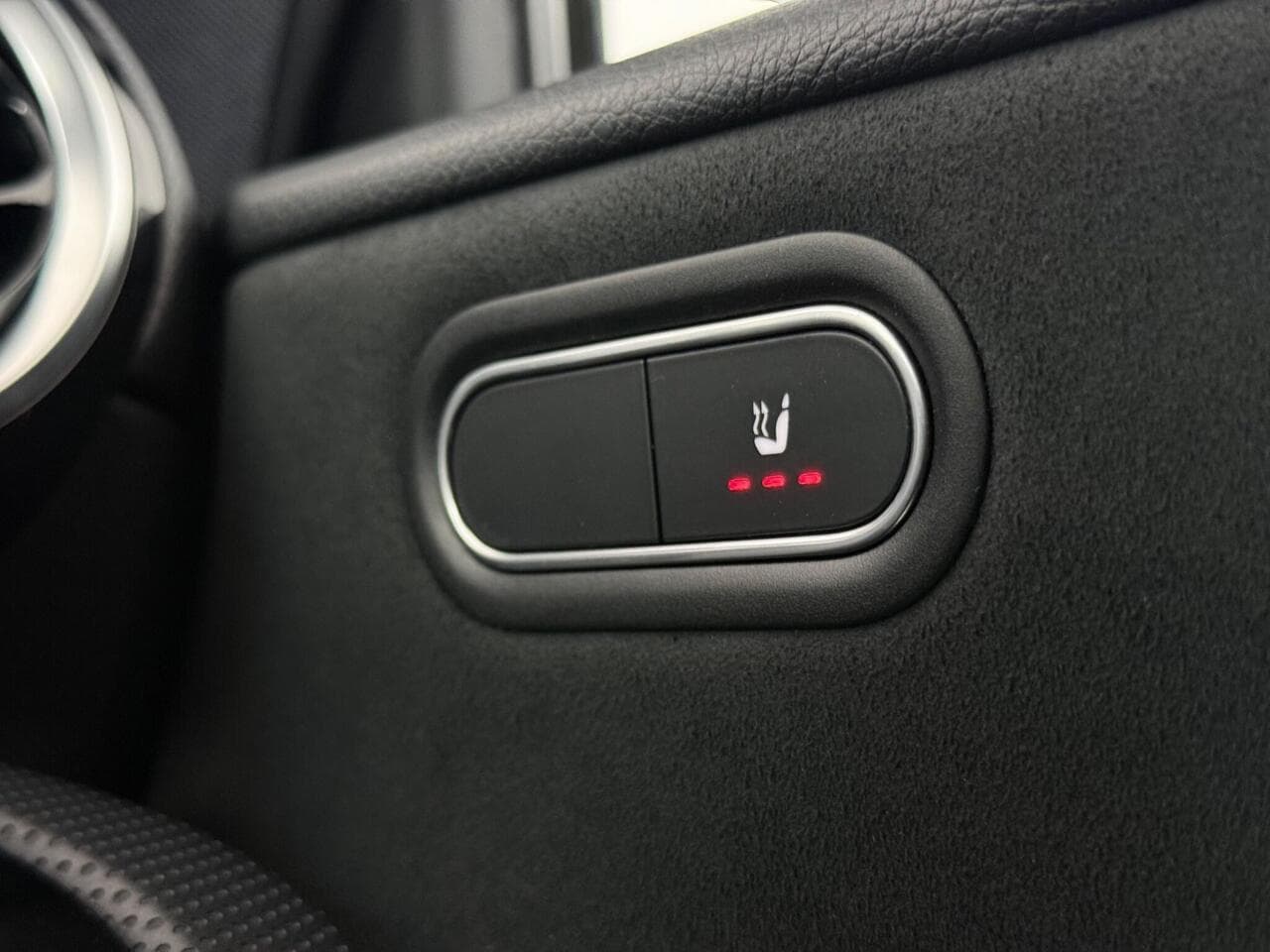Mercedes-Benz A Class thumbnail Misc Controls