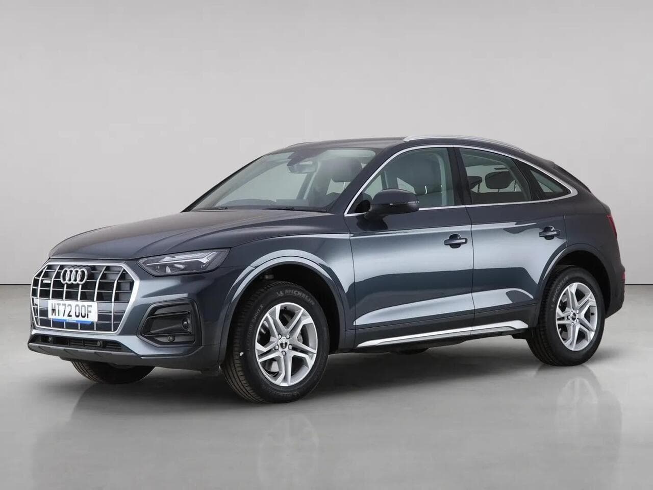 Audi Q5 thumbnail Front Left