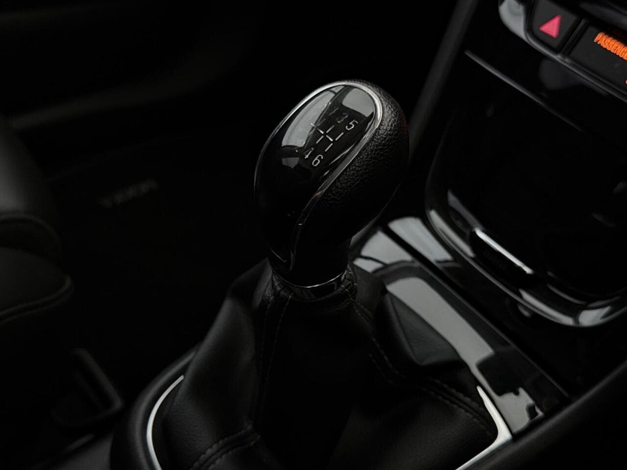 Vauxhall Mokka X thumbnail Interior Front