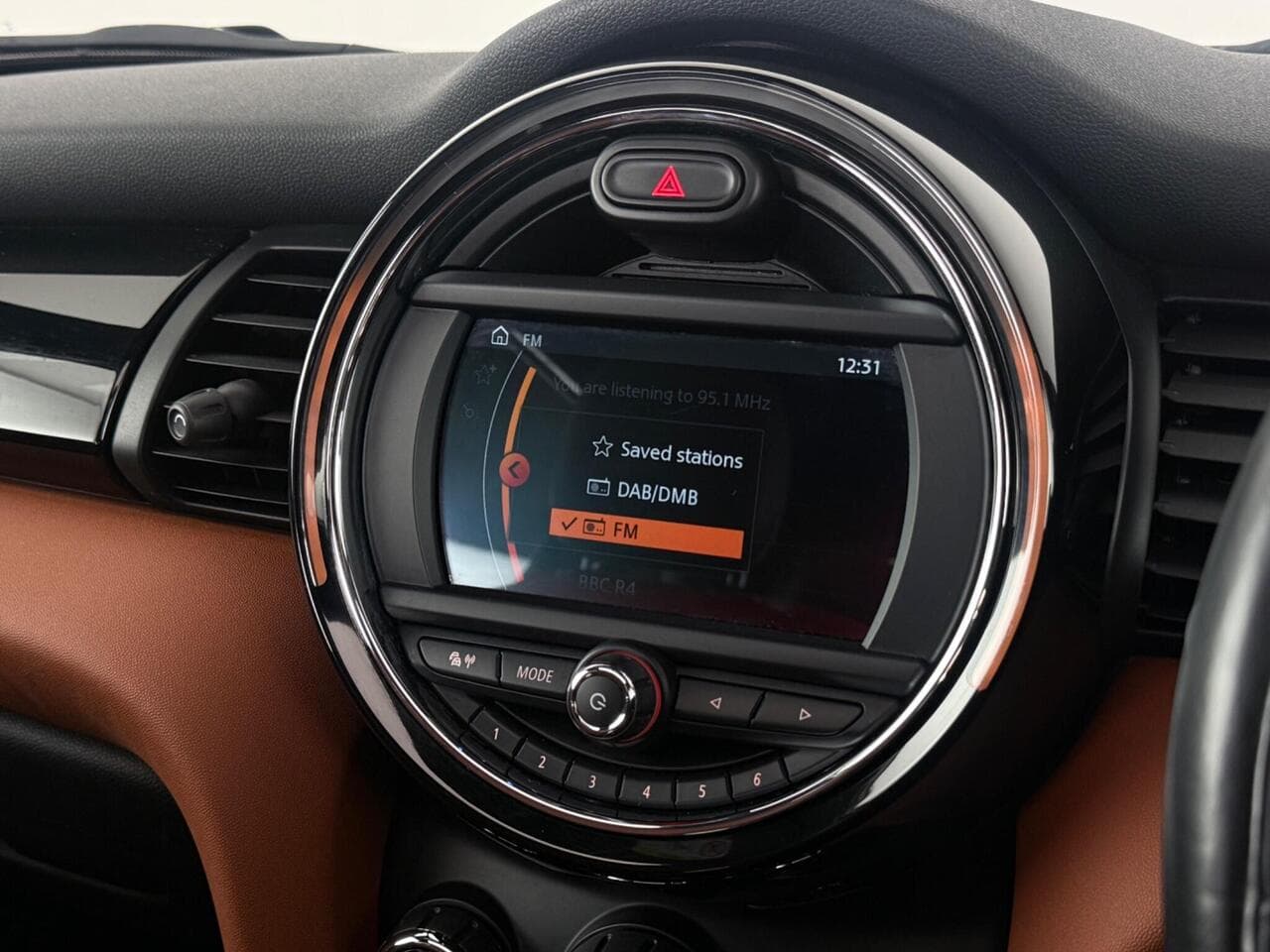 MINI Hatch thumbnail Interior Front