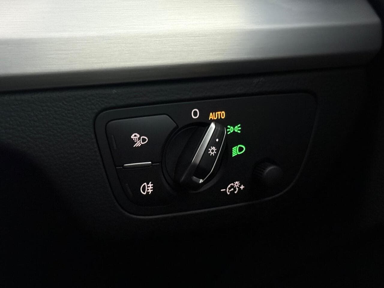 Audi Q5 thumbnail Misc Controls