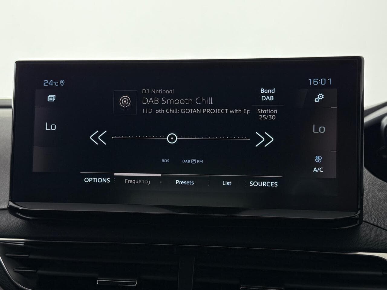 Peugeot 3008 thumbnail Infotainment System