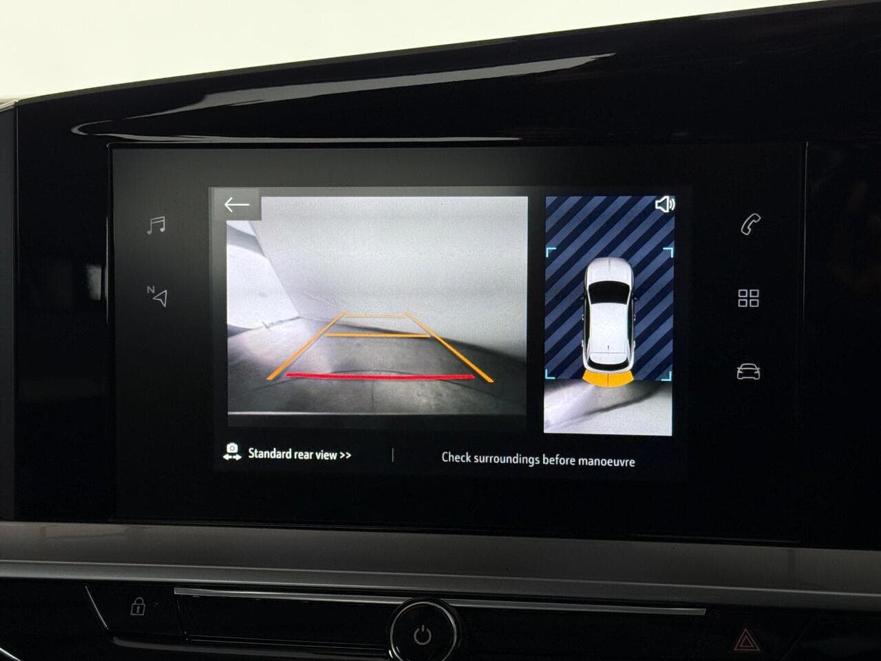 Vauxhall Mokka thumbnail Infotainment System