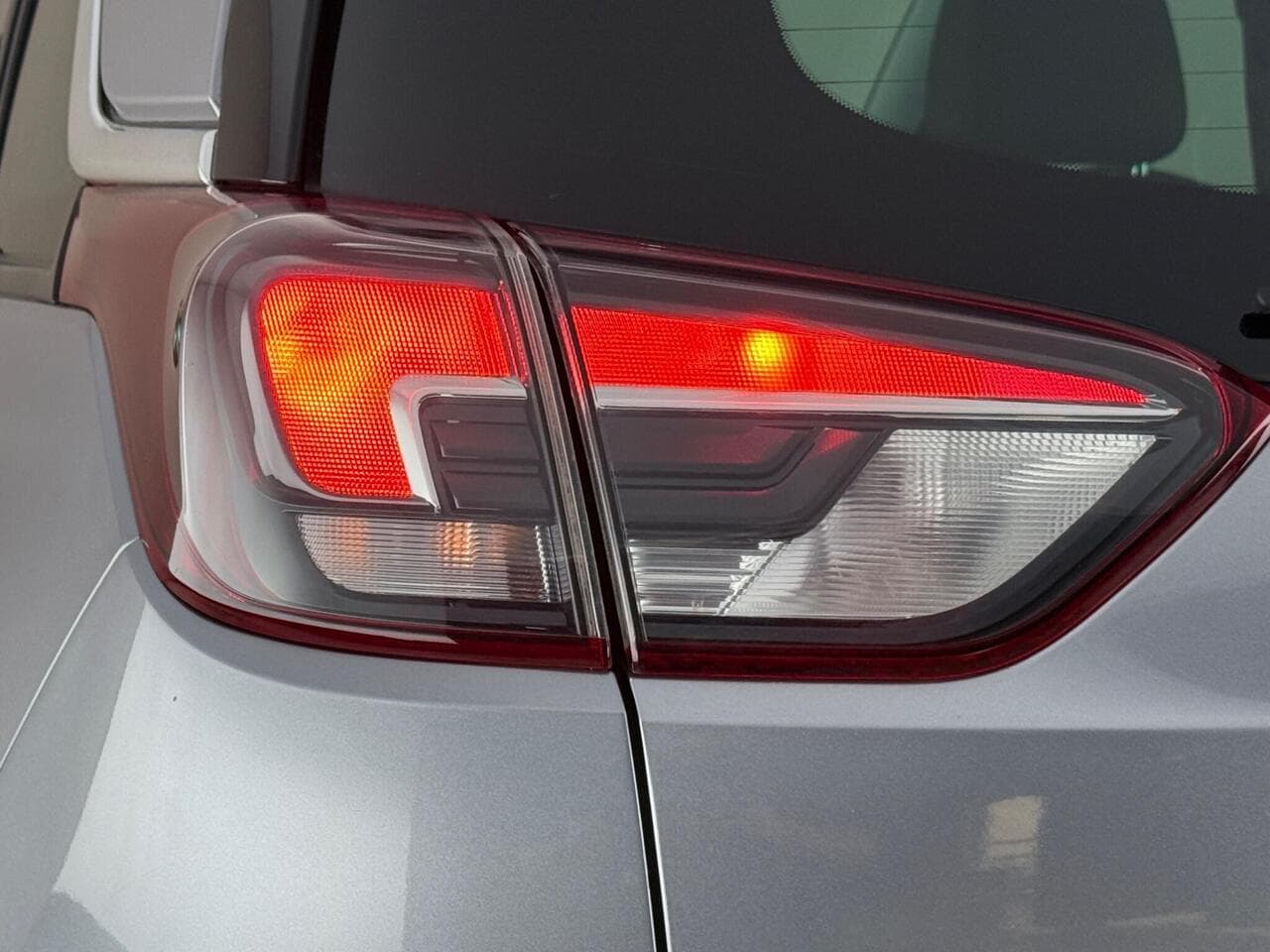 Vauxhall Crossland X thumbnail Lights Rear
