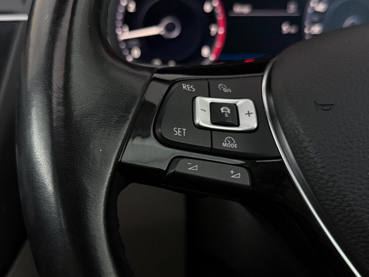 Volkswagen Tiguan thumbnail Misc Controls