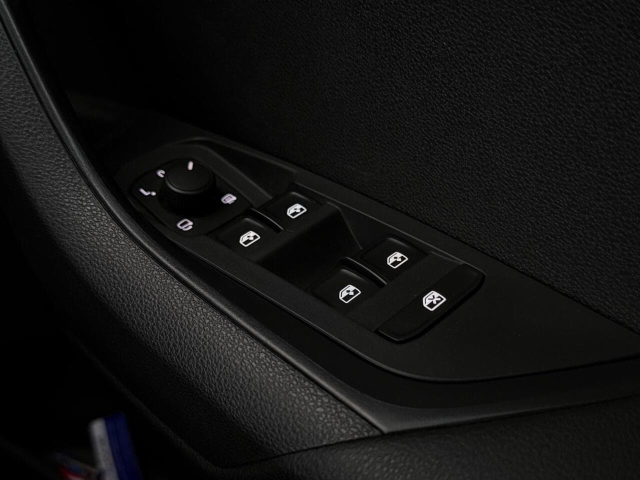Skoda Karoq thumbnail Misc Controls