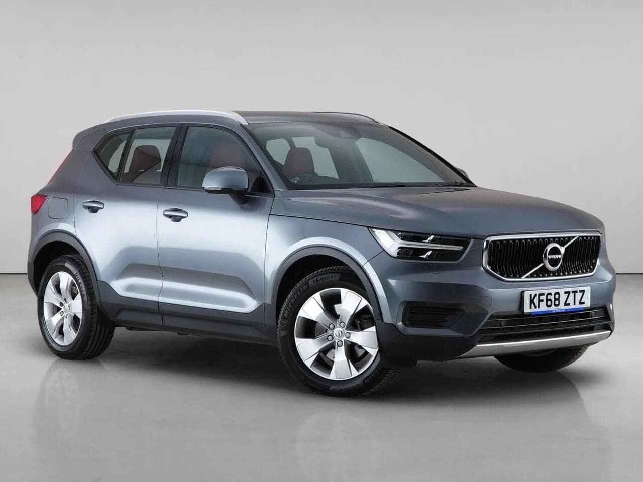Volvo XC40 - Volvo XC40 2.0 T4 Momentum Auto AWD Euro 6 (s/s) 5dr