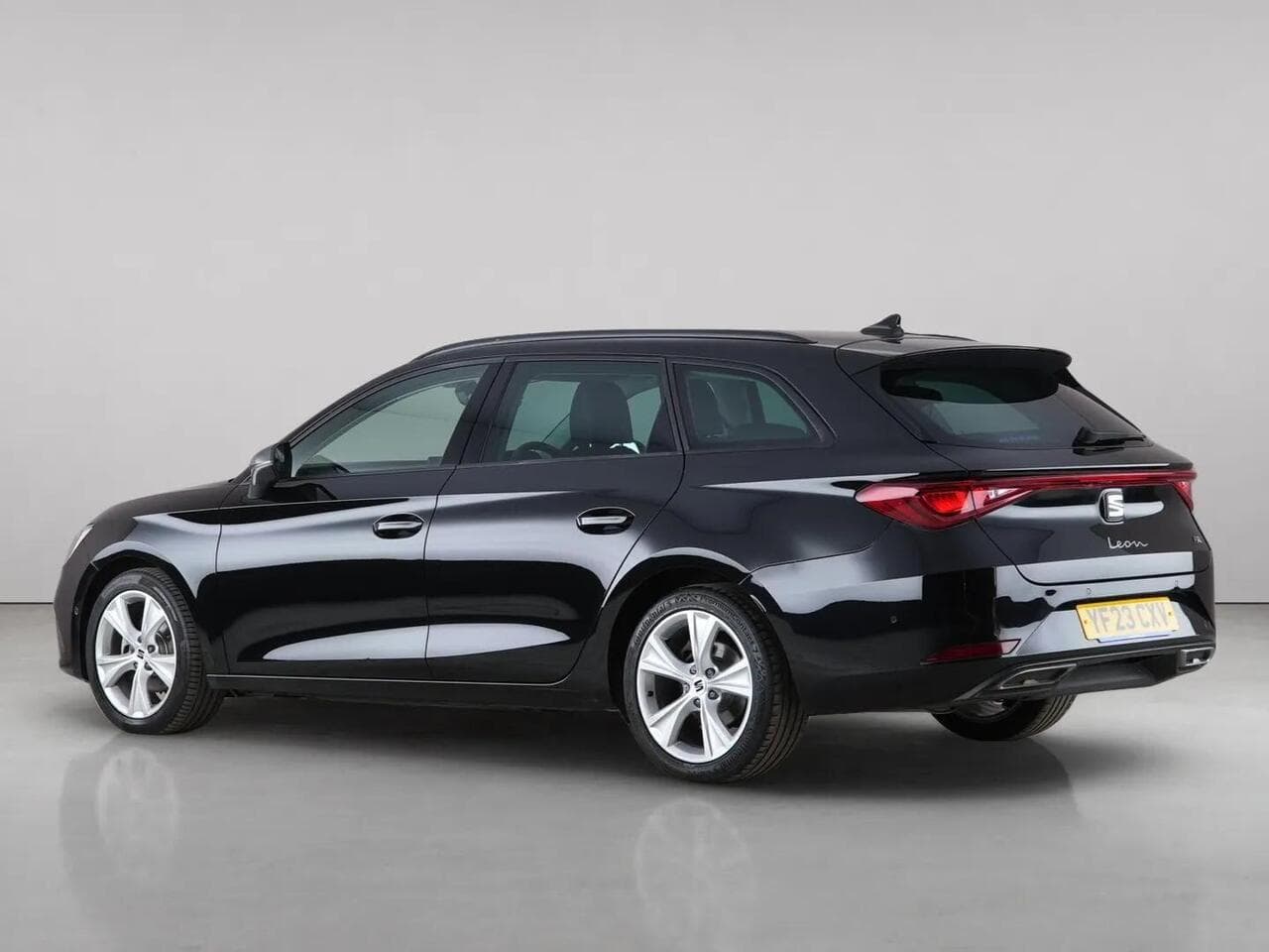 SEAT Leon thumbnail Rear Left