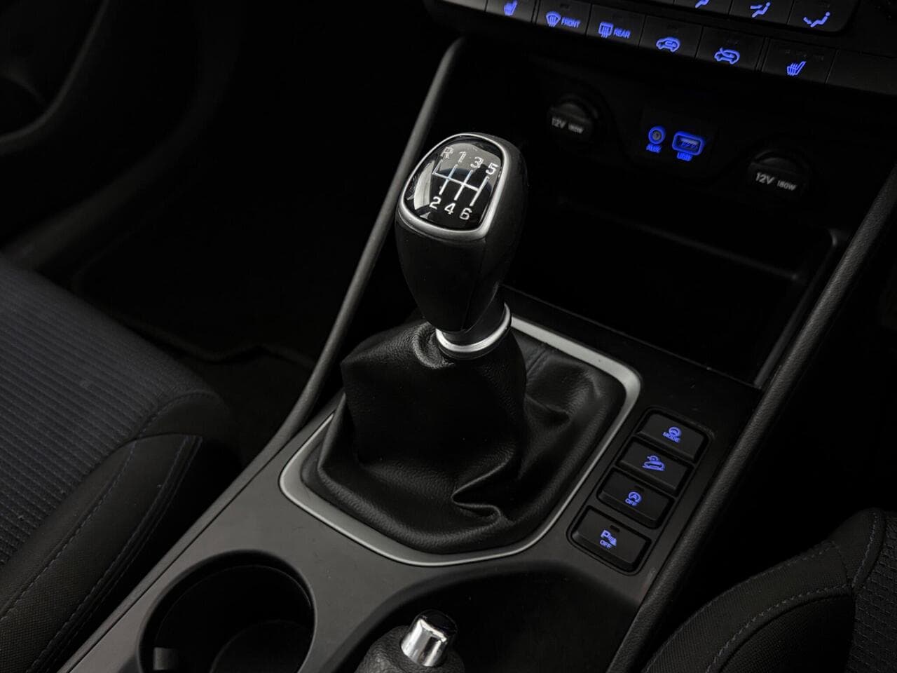 Hyundai TUCSON thumbnail Interior Front