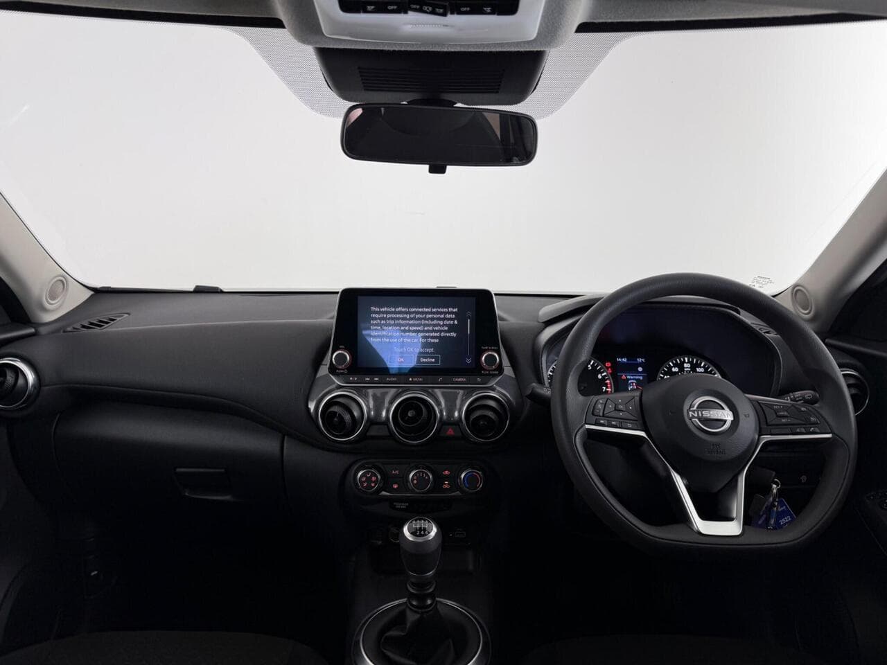 Nissan Juke thumbnail Interior Front