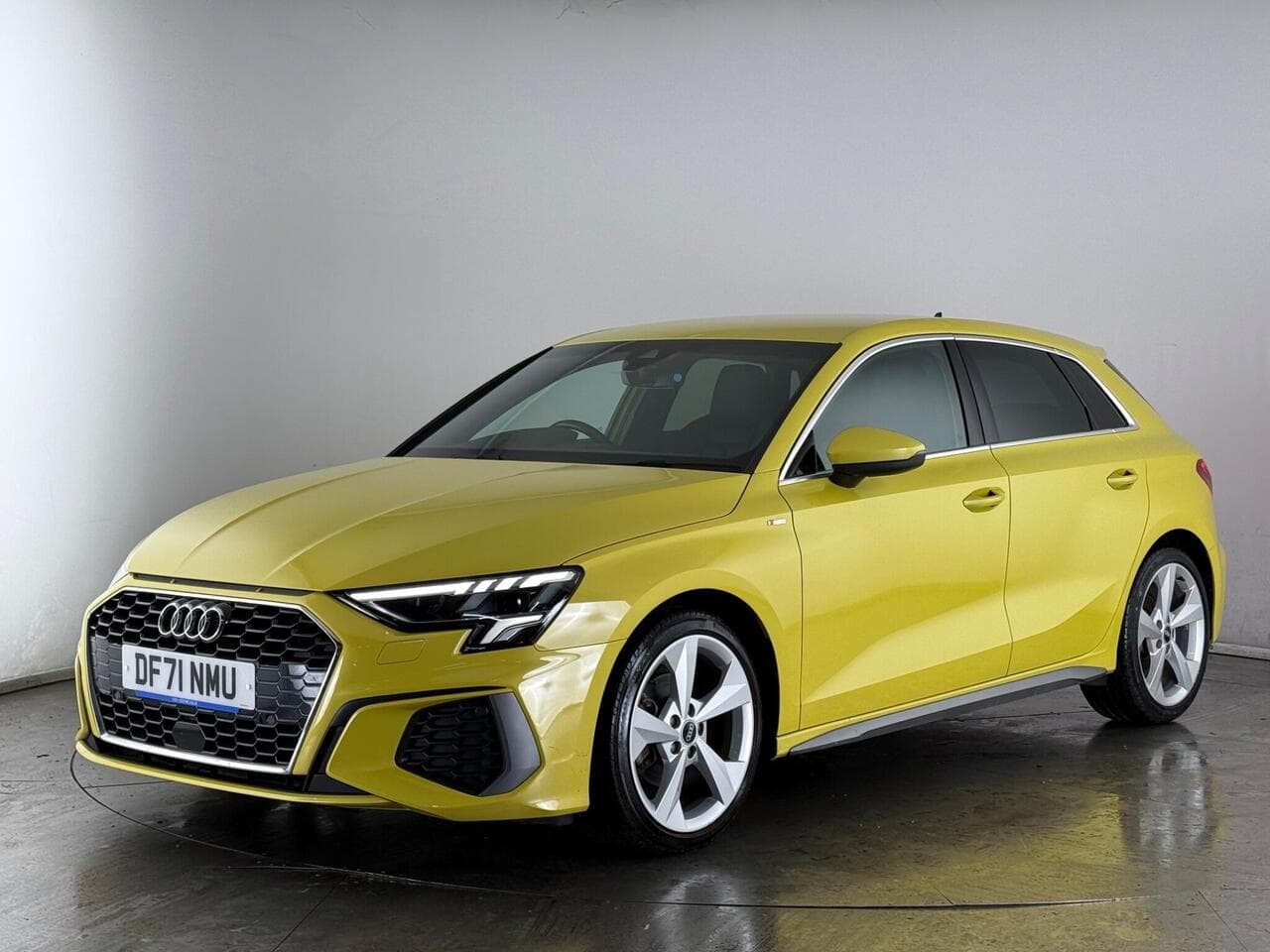 Audi A3 thumbnail Front Left