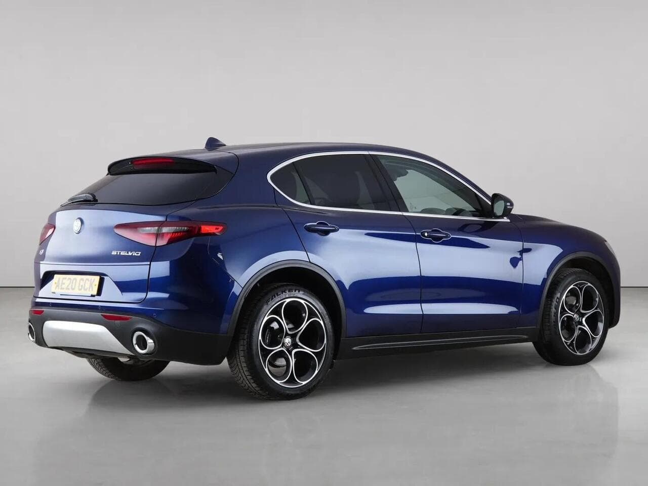 Alfa Romeo Stelvio thumbnail Rear Right