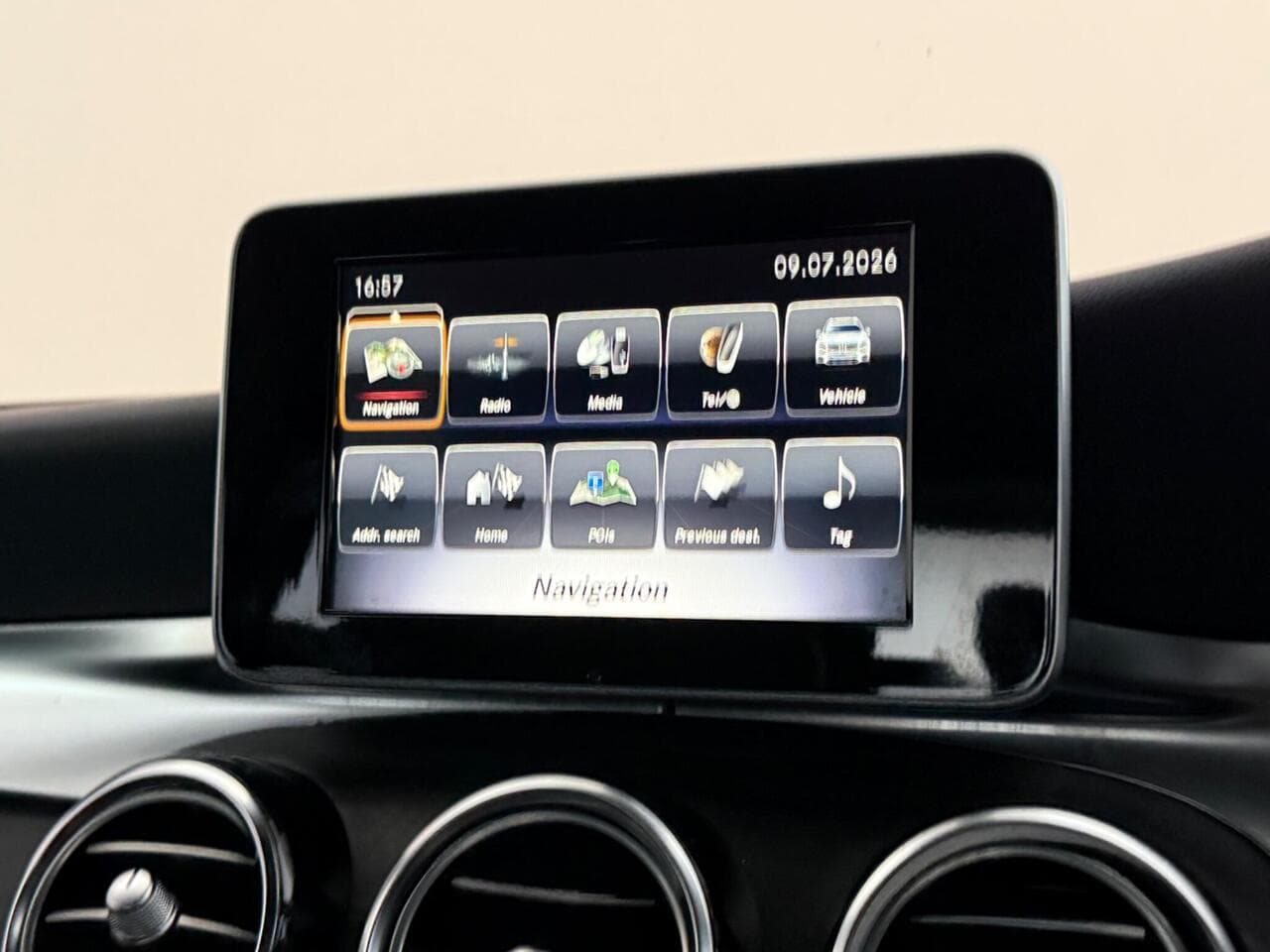 Mercedes-Benz GLC thumbnail Infotainment System