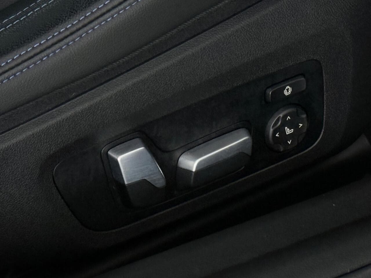 BMW 2 Series thumbnail Misc Controls
