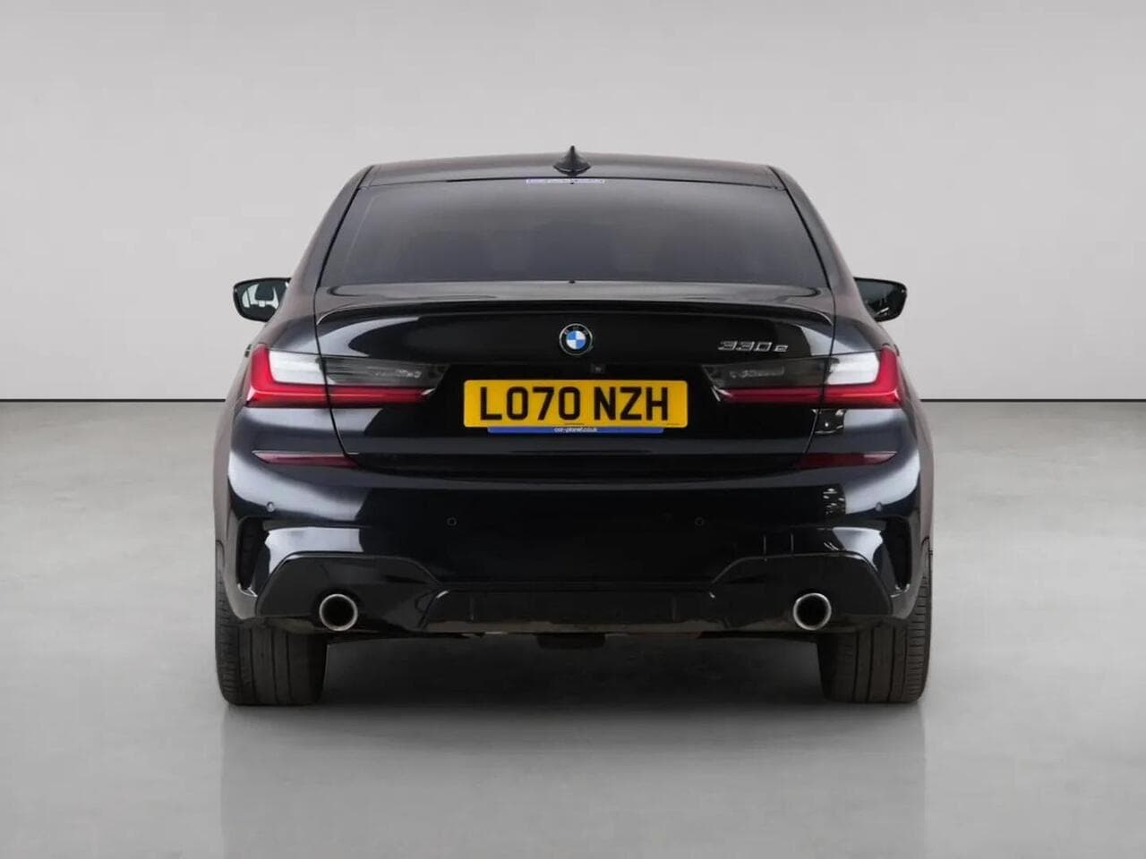 BMW 3 Series thumbnail Rear