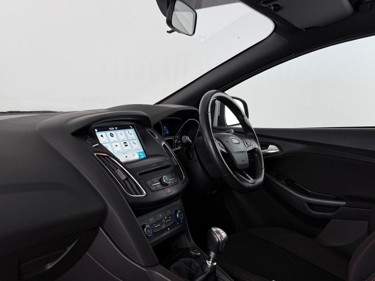 Ford Focus thumbnail Interior Front