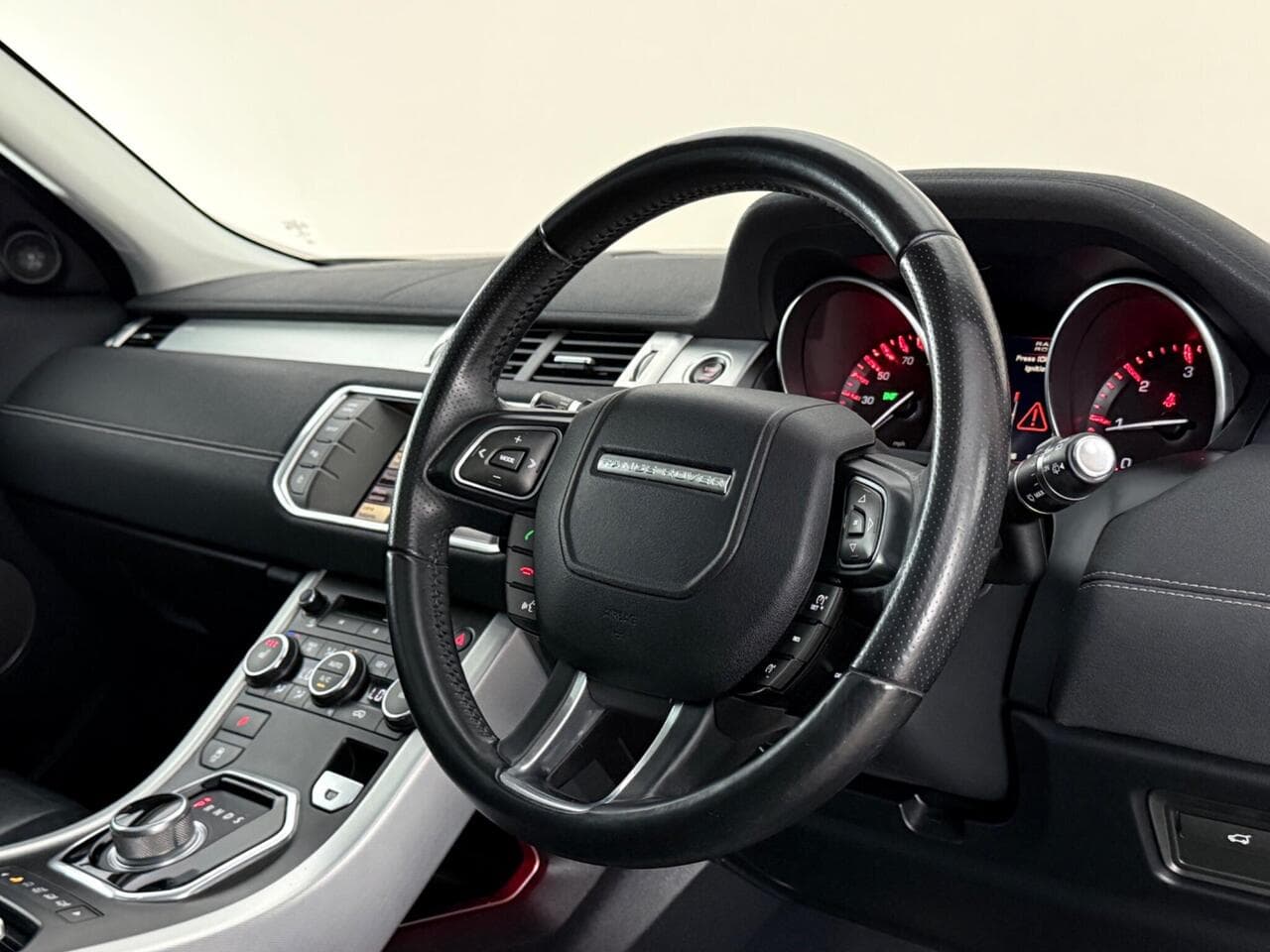 Land Rover Range Rover Evoque thumbnail Steering Wheel