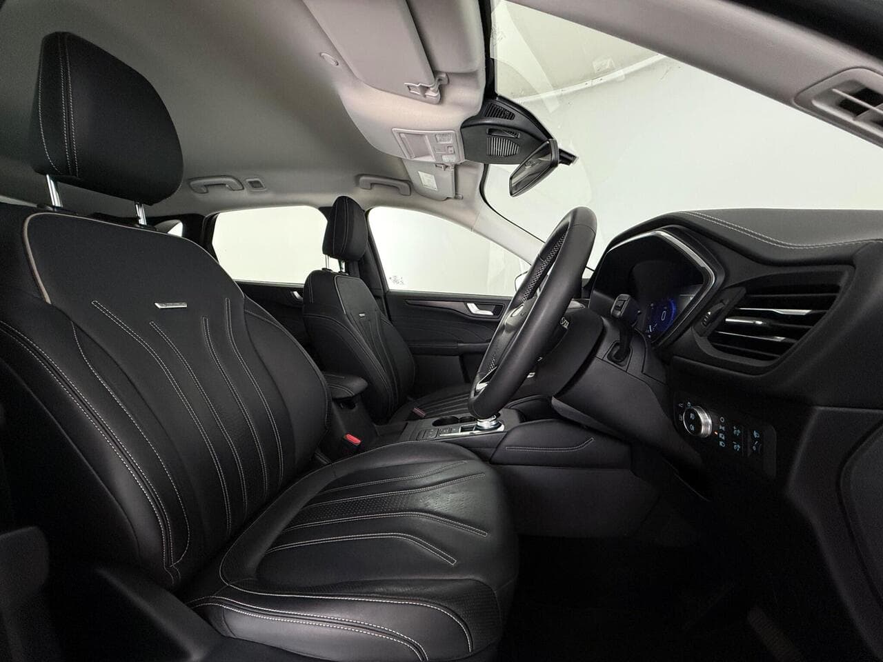 Ford Kuga thumbnail Seat Driver