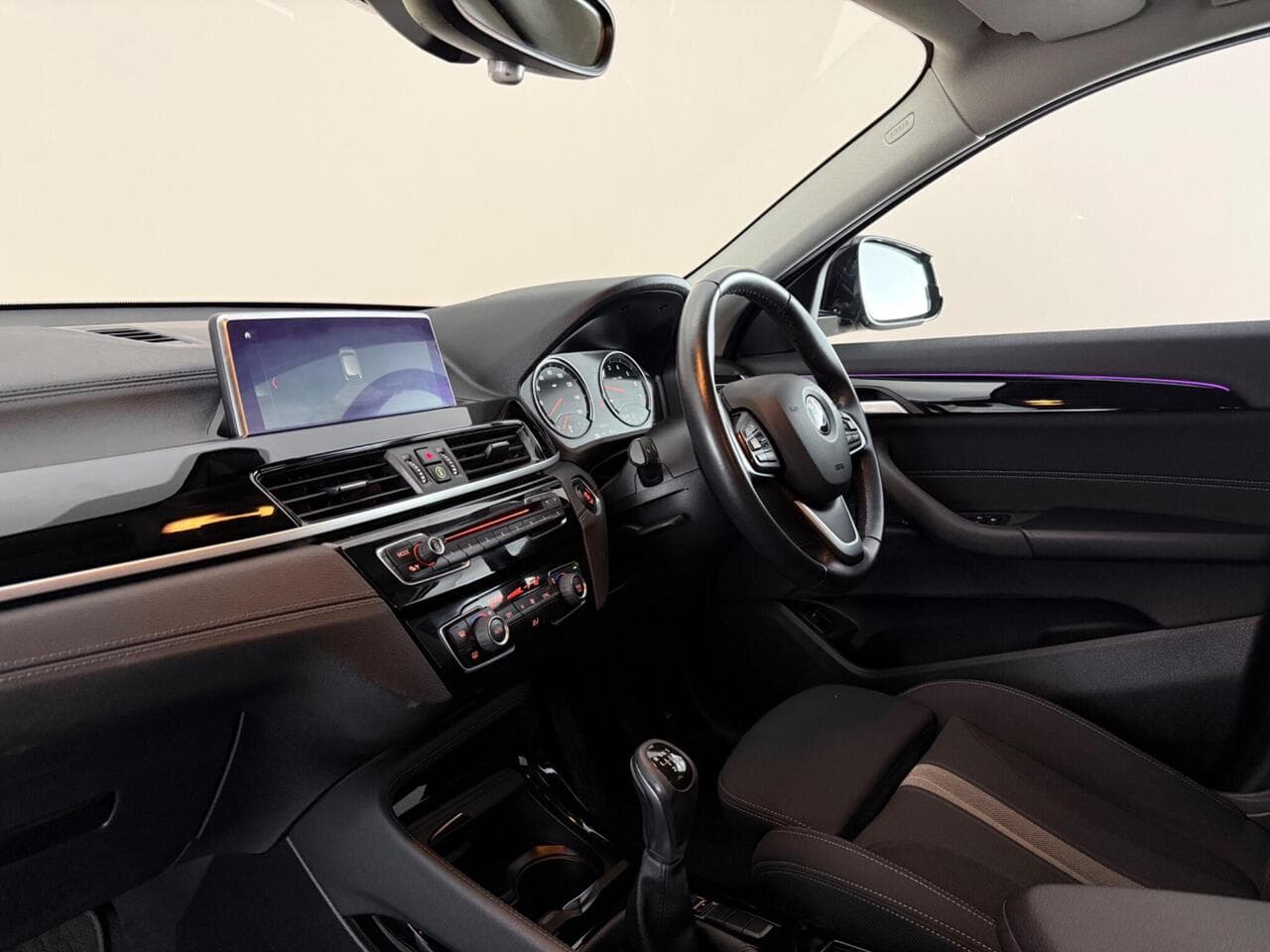 BMW X2 thumbnail Interior Front