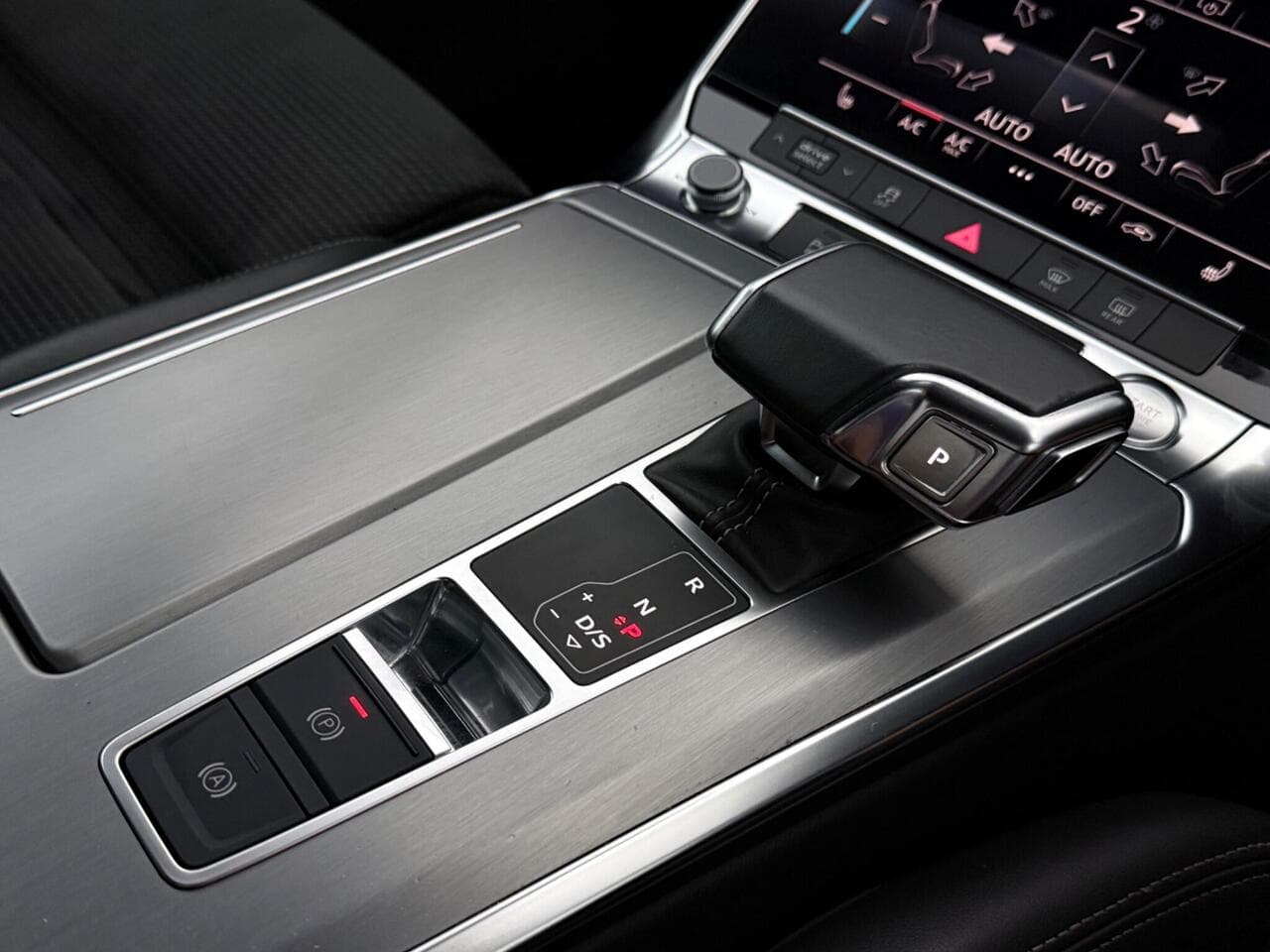 Audi A6 Saloon thumbnail Misc Controls