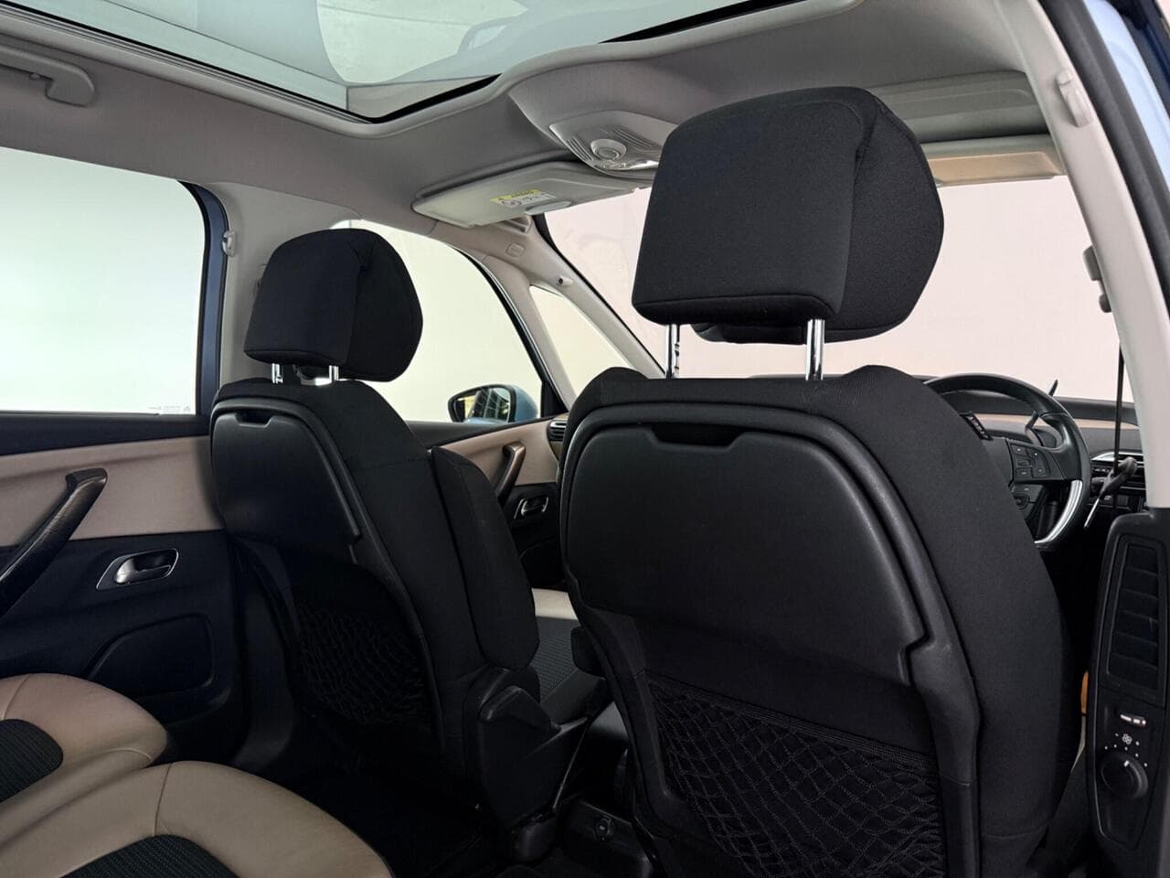 Citroen Grand C4 Picasso thumbnail Seats Rear