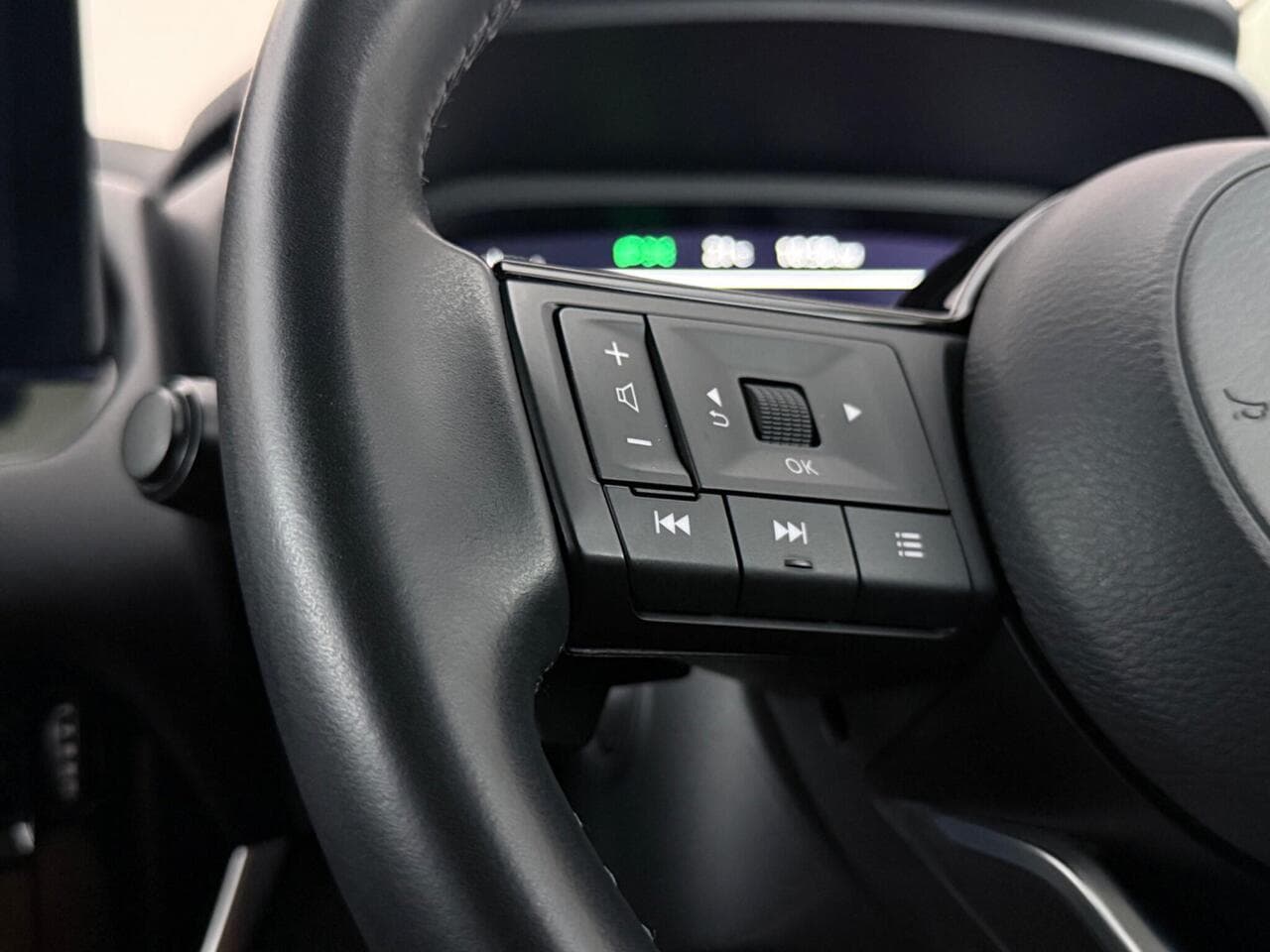 Nissan Qashqai thumbnail Misc Controls