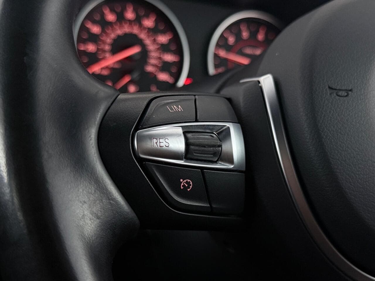 BMW 1 Series thumbnail Misc Controls