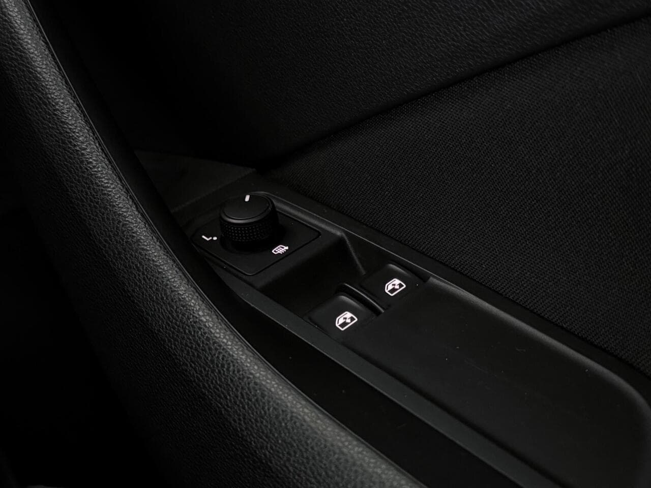 Skoda Kamiq thumbnail Misc Controls