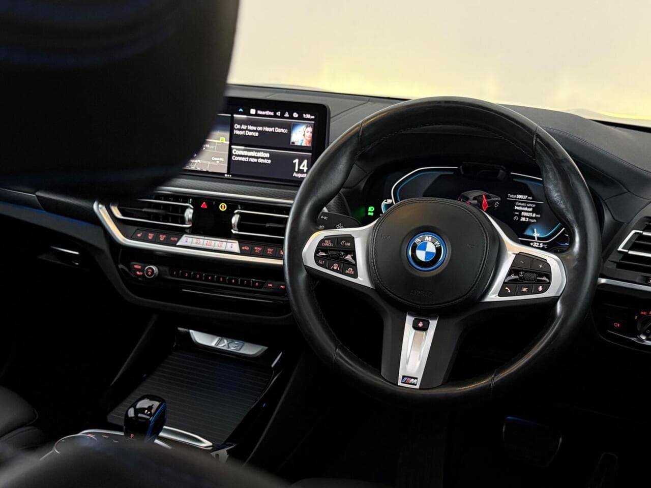BMW iX3 thumbnail Steering Wheel