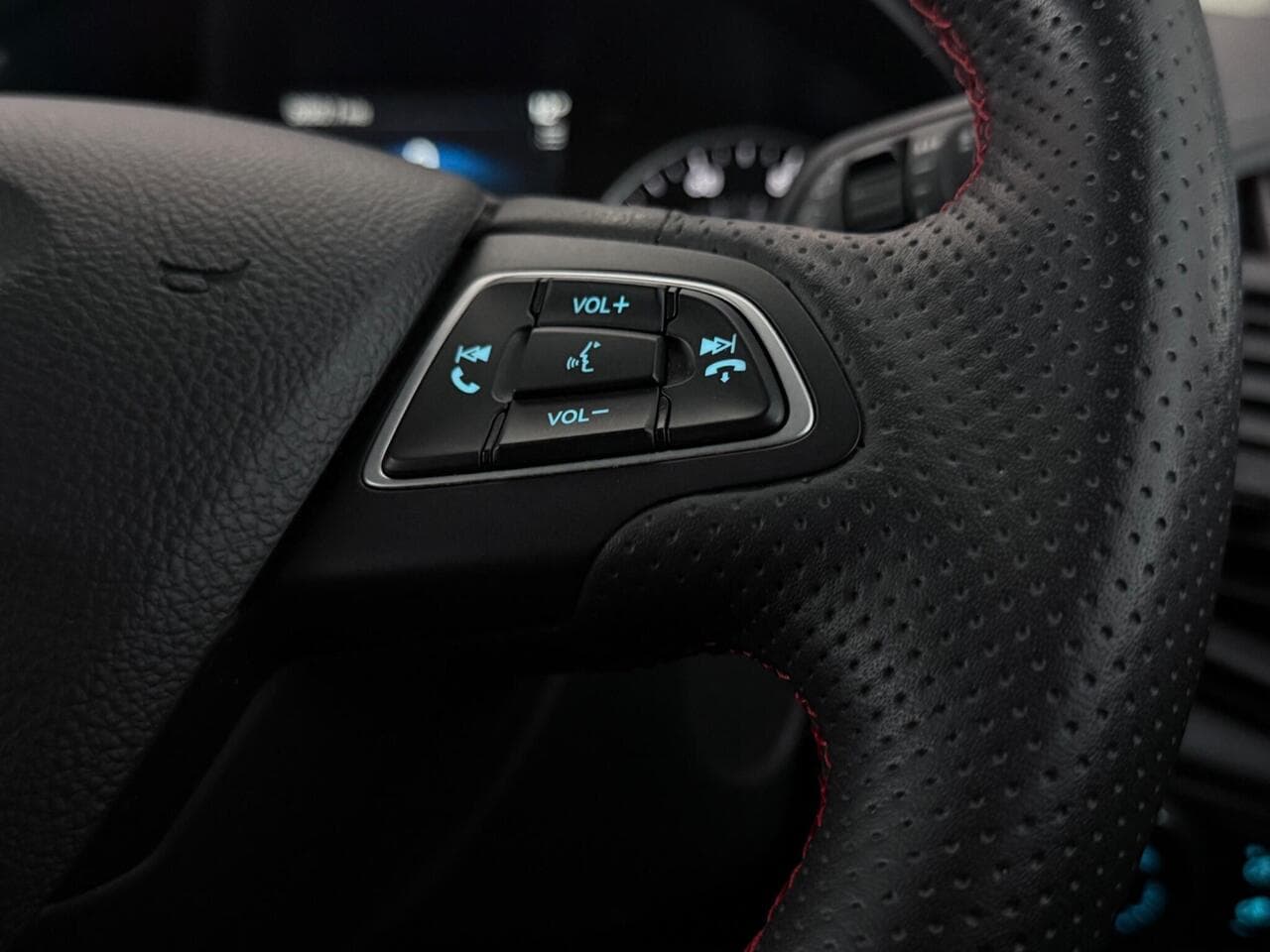 Ford EcoSport thumbnail Misc Controls