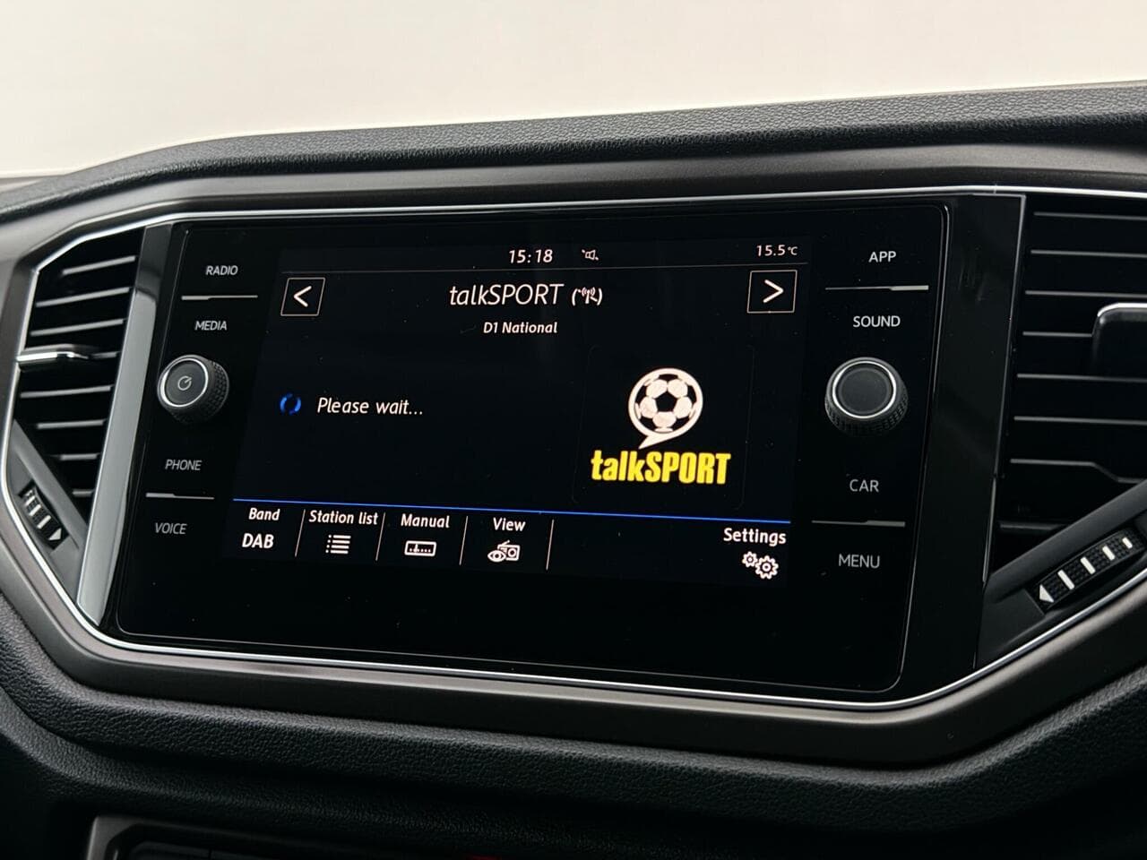 Volkswagen T-Roc thumbnail Infotainment System